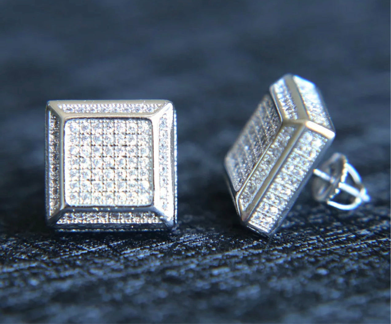 14k Round Stud Earrings