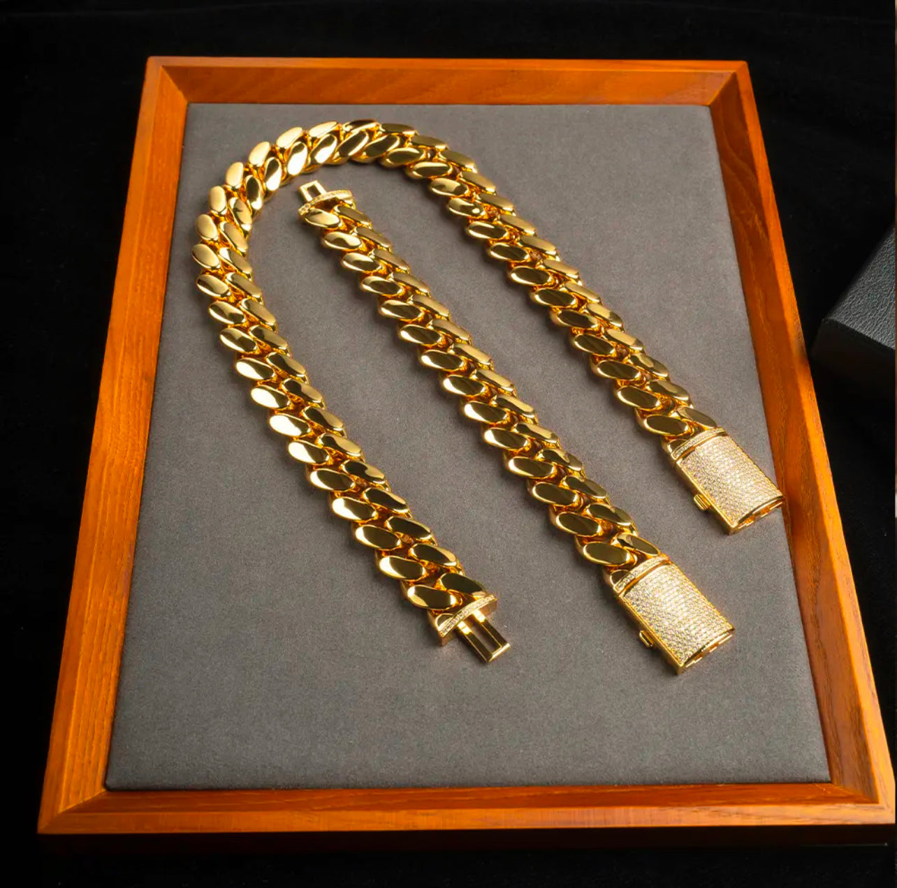 10mm Signature Cuban Link Bracelet